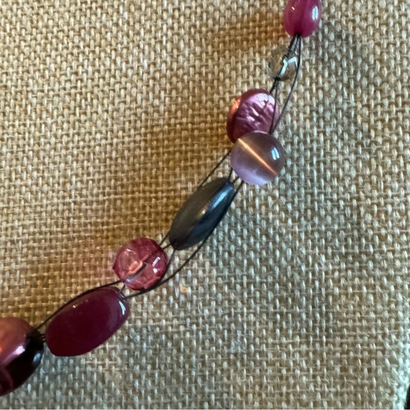 ⚜️3 for $30⚜️Vintage Multistrand Stone and Acrylic Necklace (Adjustable, Choker) - Picture 4 of 11